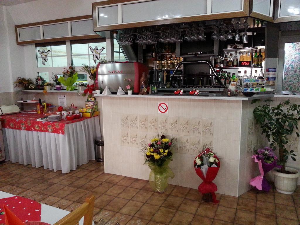 Pensiunea Soferul Norocos Bacau Ngoại thất bức ảnh
