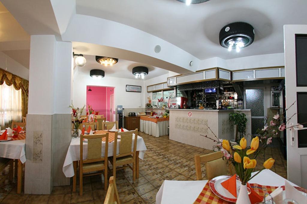 Pensiunea Soferul Norocos Bacau Ngoại thất bức ảnh